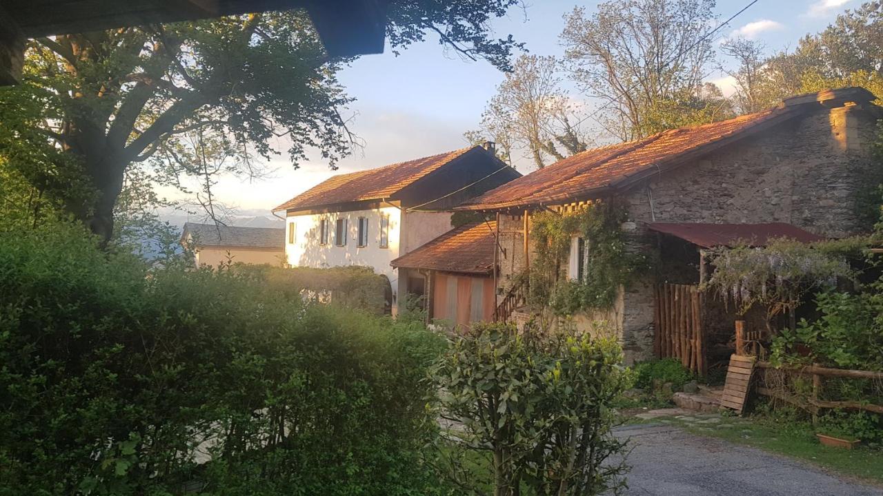 B&B Il Gatto Nero Castelveccana Eksteriør billede
