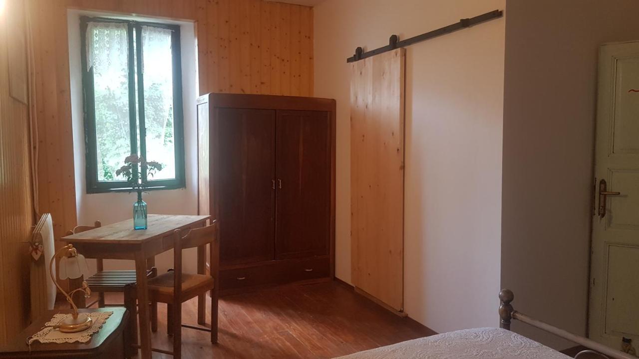 B&B Il Gatto Nero Castelveccana Eksteriør billede