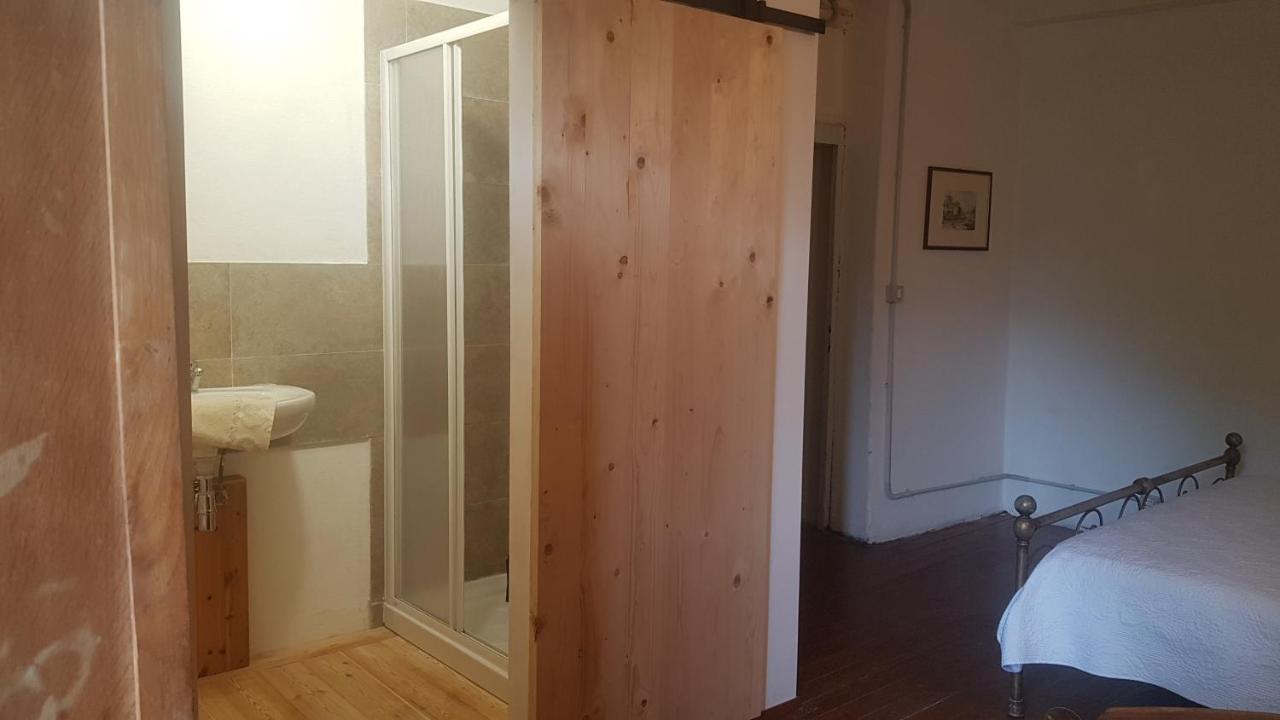B&B Il Gatto Nero Castelveccana Eksteriør billede