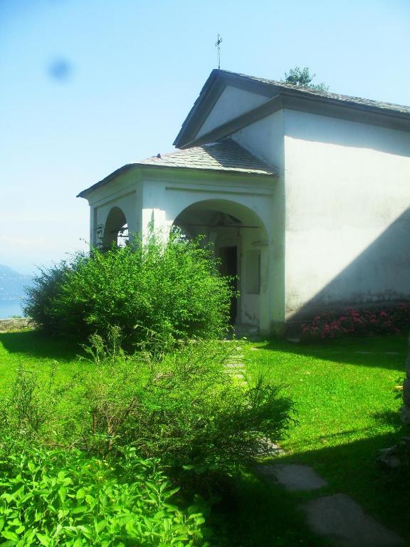 B&B Il Gatto Nero Castelveccana Eksteriør billede