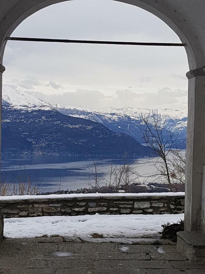 B&B Il Gatto Nero Castelveccana Eksteriør billede